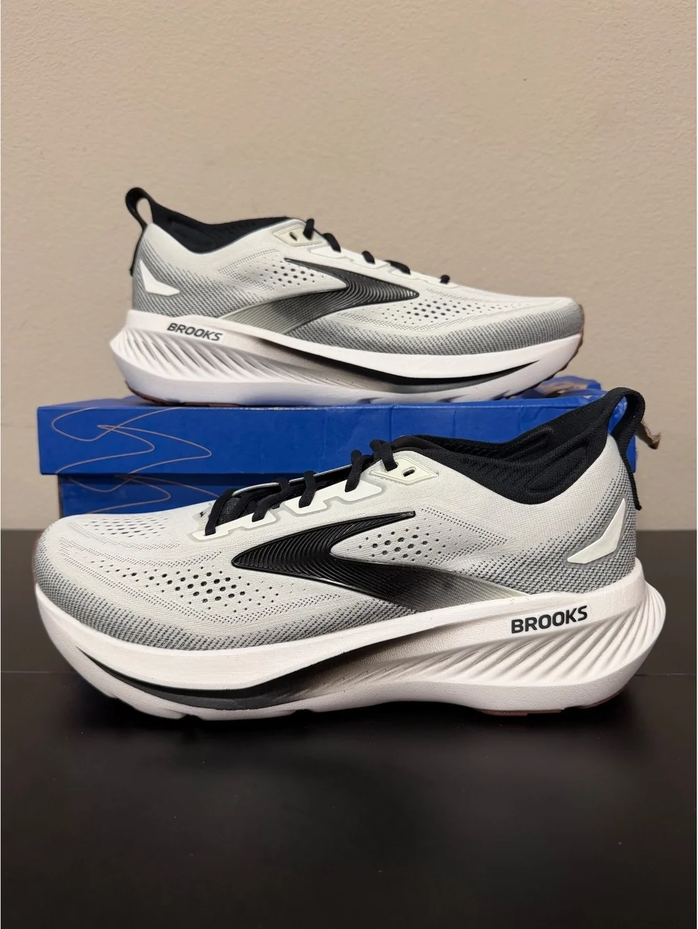 Size 12 - Brooks Glycerin 23 “White Black Gum”